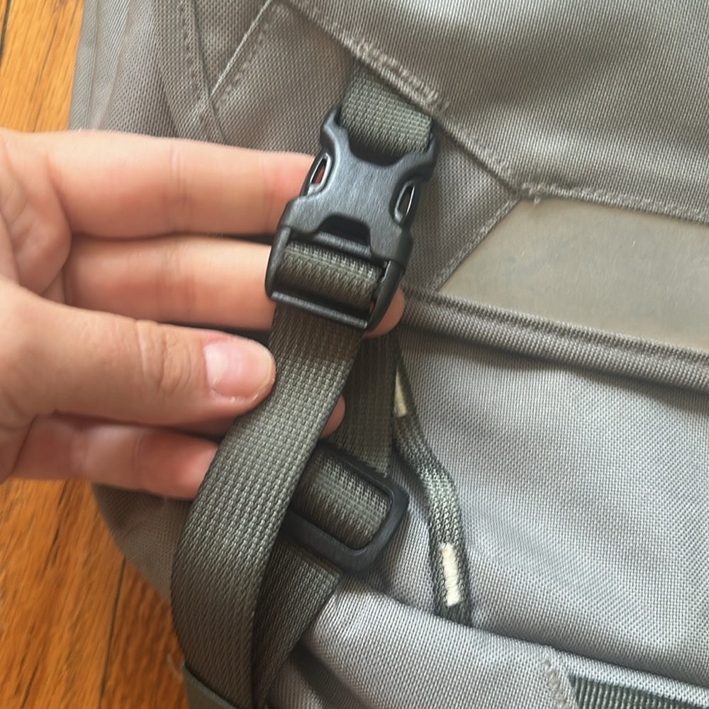 Patagonia Adjustable Messenger Bag - Picture 4 of 8